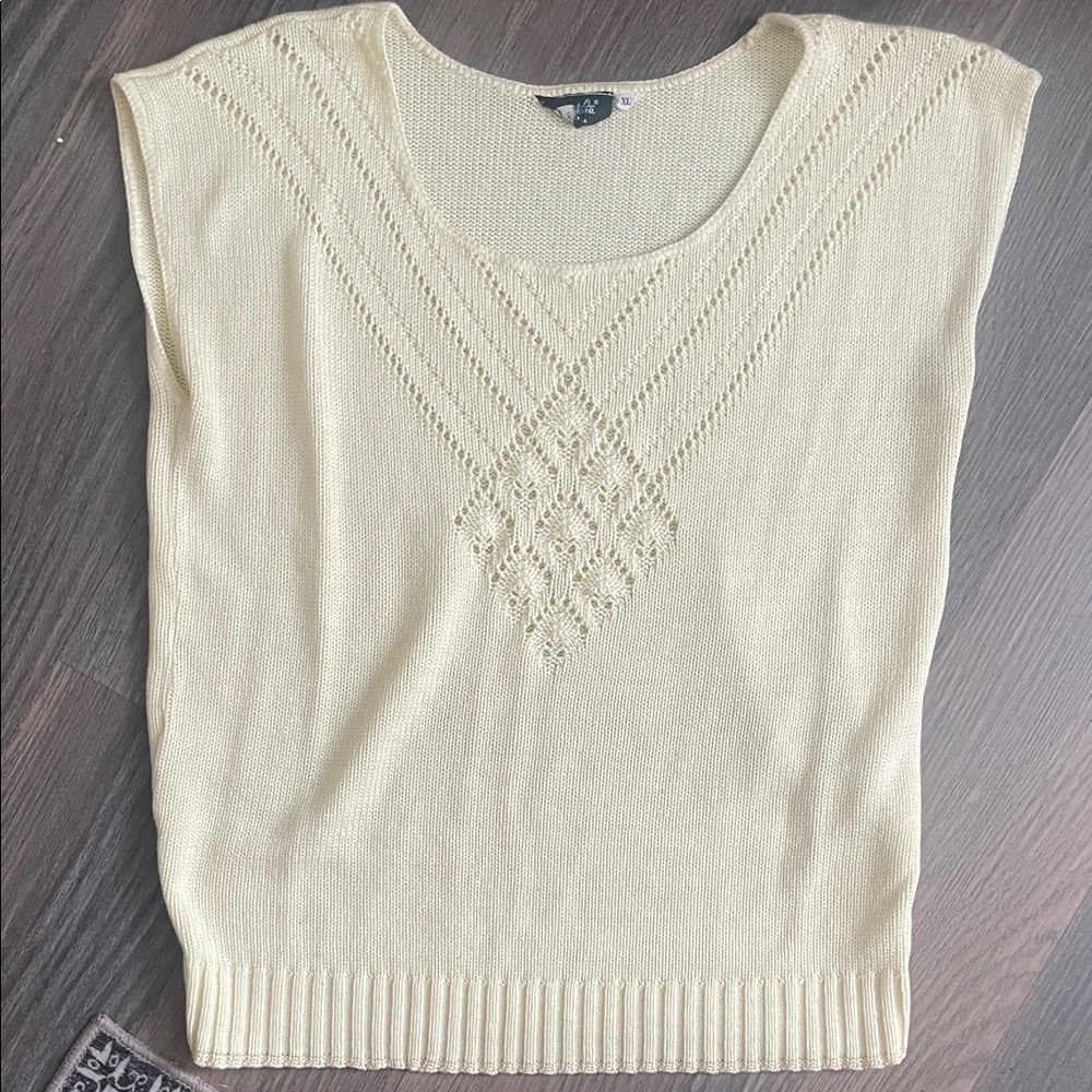Vintage pale yellow knit cap sleeve sweater by Catalina—Made in USA